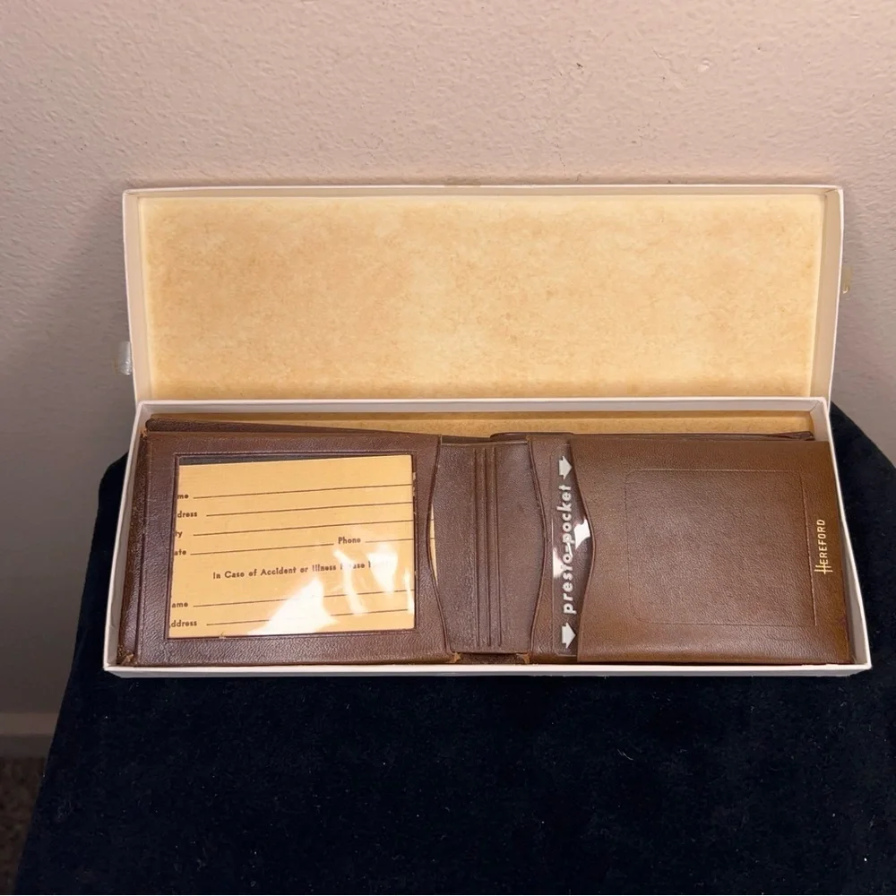 Vintage New Hereford Brown Leather Wallet Western Cowhide Texas Longhorn